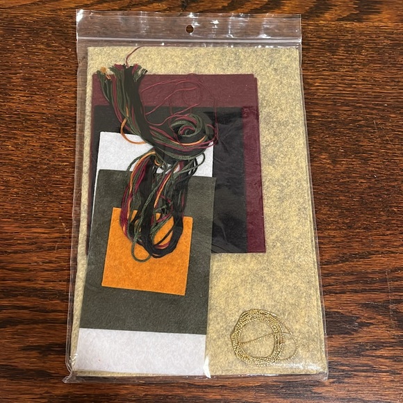 Christmas ornament kit - Picture 2 of 2